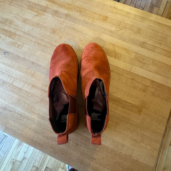 Women’s Size 9.5 Sorel Emelie Chelsea Suede Ankle Boots Waterproof Red/Orange - Picture 6 of 10
